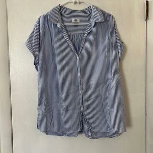 Women’s Old Navy Short Sleeve Blue Striped Button Up size XL